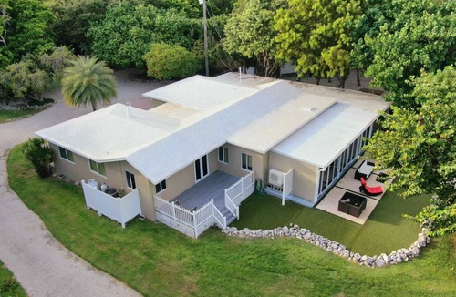 Plantation Key House | Private 5 acre ocean view home with hot tub in the Florida Keys.