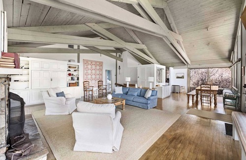Dorset House | Private 5-BR Mountain Estate 10-Min to Manchester