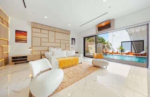 Esmeralda Apartment | Private 5BR Villa with Pool, Minutes to Palm Beach