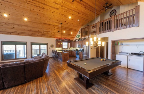 Calumet House | Private A Frame on 19 Acres+Hot Tub+Family Friendly+98inTV