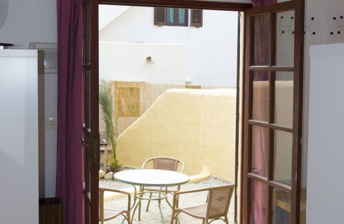 Es Canar Apartment | Private AC Acc. White: AC, Garden, Chill Out, Hammock, Beach, Hippy market