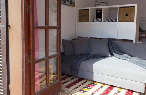 Es Canar Apartment | Private AC Acc. White: AC, Garden, Chill Out, Hammock, Beach, Hippy market