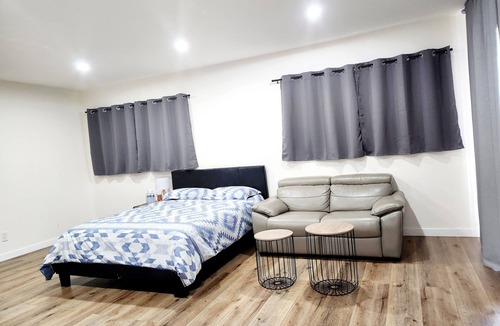 Monterey Park House | Private Access Big Master Suite