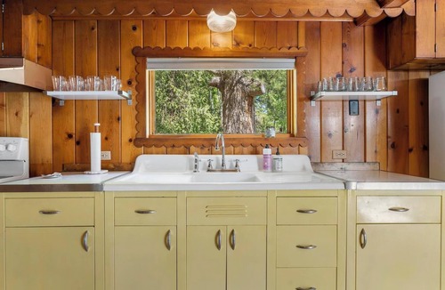 Cross Village Cabin | Private Acre Cabin Near Beach - Cross Village