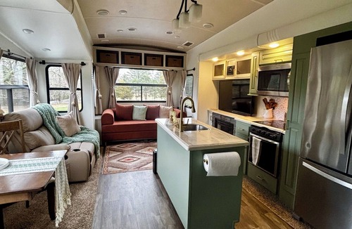 Pine Mountain Valley House | Private and peaceful RV retreat on a quiet pasture minutes from Callaway Gardens