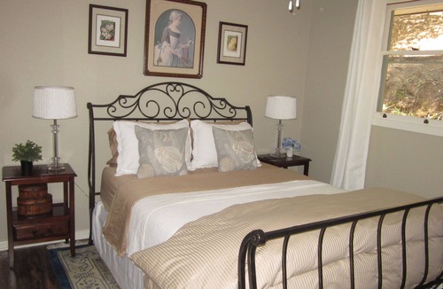 Glen Ellen Cottage | Private and Charming Wine Country Cottage in Serene Setting