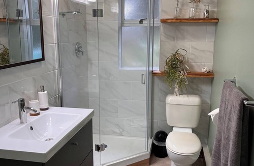 North Oyster Apartment | Private and peaceful studio in Cedar/Yellowpoint area.