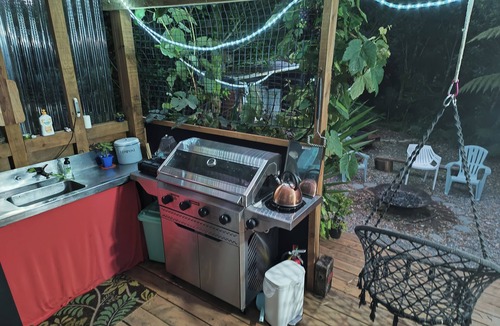 Barrytown Cabin | Private and Relaxing pet friendly cabin near Barrytown and Punakaiki