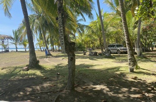 Parrita House | Private and Safe . Amazing House near of the Beach, enjoy the peace and relax.