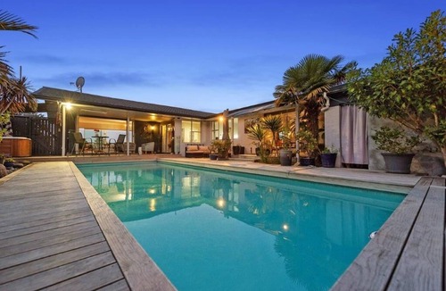 Hamilton North Apartment | Private Apartment Close to City