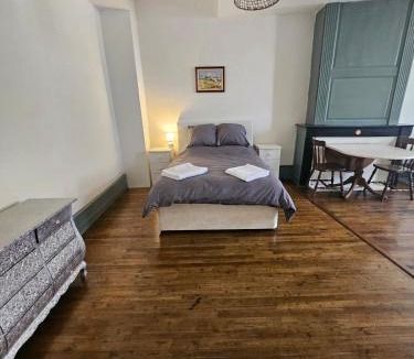 Rochechouart Apartment | Private Apartment