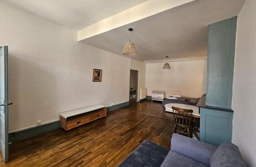 Rochechouart Apartment | Private Apartment