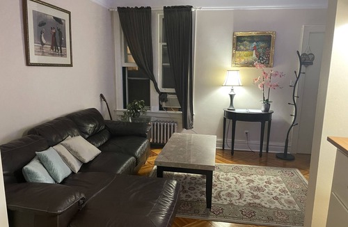 Bay Ridge Apartment | Private Apartment in Bay Ridge Brooklyn NY, with off street parking, near subway