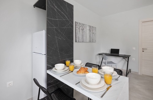 Kontokali Apartment | Private apartment with swimming pool just 1.2 klm from the beach!