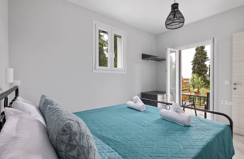 Kontokali Apartment | Private apartment with swimming pool just 1.2 klm from the beach!