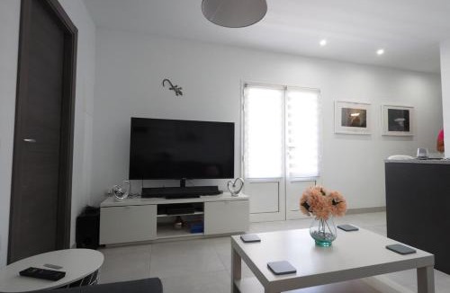 La Asomada Apartment | Private apartment with mountain and sea views, La Asomada, Lanzarote