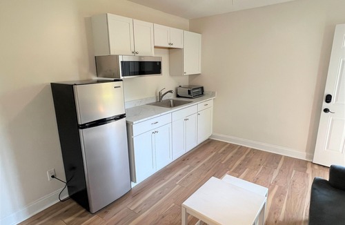 Fleming Island Apartment | Private attached apartment 1 bed 1bath, kitchenette, liv room, private laundry.