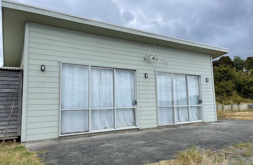 Waipu House | Private Bach with massive views in Waipu 1.5hrs from Auckland