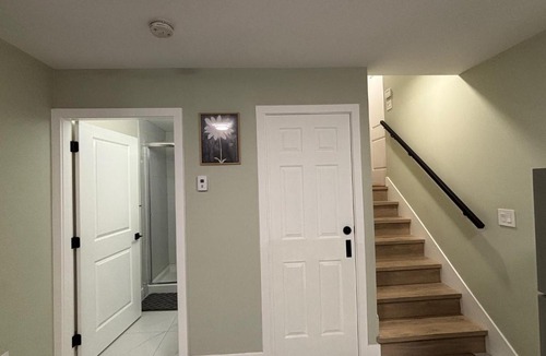 Hastings House | Private Bachelor Suite Near PNE