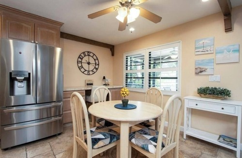 Kings Lake House | PRIVATE Backyard Heated POOL Naples Oasis, 7 mins to 5th Ave, Tin City, Beaches!