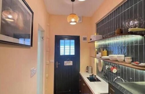 French Quarter Apartment | Private Balcony/1 Br/3' to Sword Lake/ZeitHome506