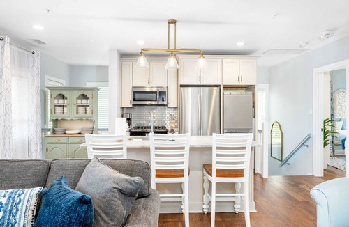 Cannonborough Elliotborough House | Private Balcony 2 Living Rooms Walk to King St