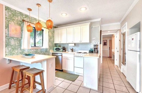 Tybee Island Condo | Private Balcony - Pickle Ball - Beach and Pool