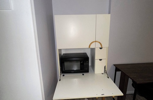 Fairfax House | Private basement in heart of Fairfax city. 5 min from GMU. Close to D.C