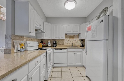 Destin Condo | Private Beach Access! Pet-friendly! Chateau La Mer 14A!