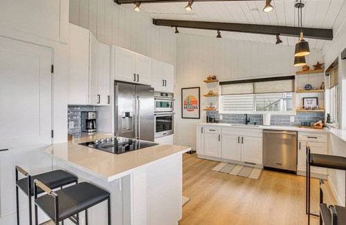 Lincoln Beach House | Private Beach Access: Serene Escape in Depoe Bay