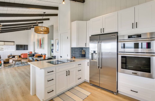 Lincoln Beach House | Private Beach Access: Serene Escape in Depoe Bay