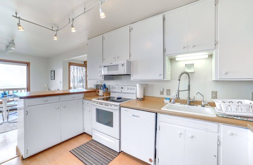 Menominee House | Private Beach & Deck: Spacious Lake Michigan Home