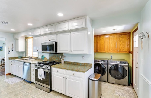 Panacea Cottage | Private Beach + Dock: Waterfront Panacea Retreat!