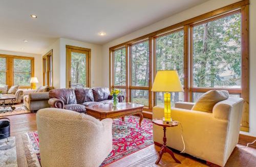 Eastsound House | Private Beach & Hot Tub: Eastsound Waterfront Gem