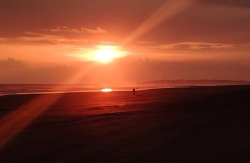 Parrita Condo | Private Beach House 200Mbps WiFi 5 min to Beach Quiet & Safe