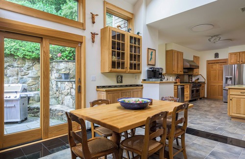 Putnam Valley House | Private Beach, Kayaks, and Rustic Lakefront Living on Lake Oscawana