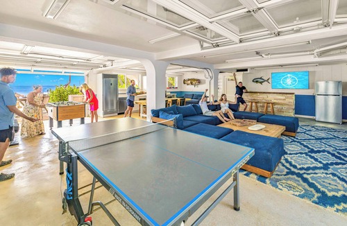 Islamorada House | PRIVATE BEACH/Pickleball Court and Tiki Bar/Heated Pool/Designated Paradise Key