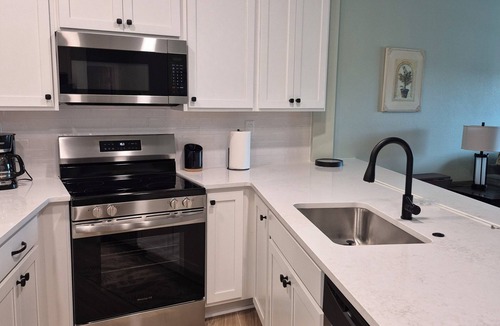 Belleair Beach Condo | Private Beach & Spectacular Sunsets! Beach Lover's Delight.