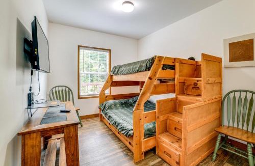 Canastota House | Private Beach & Sport Court! Home on Oneida Lake