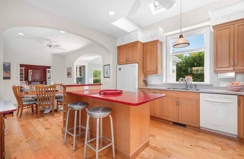 Dennis House | Private beach. Sunsets, views and great location! RPMS154