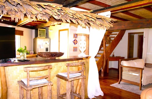 Teahupoo Villa | * PRIVATE BEACH, waterfront villa Ruma Maria - A/C - 8 pers.
