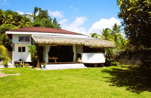 Teahupoo Villa | * PRIVATE BEACH, waterfront villa Ruma Maria - A/C - 8 pers.