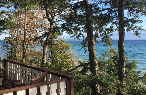 Harbor Springs House | Private Beachfront Lake Michigan Retreat with Golden Sunsets- Sleeps 8