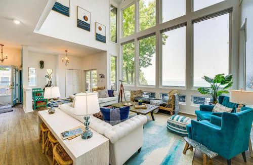 Pentwater House | Private Beachfront Lake Michigan Rental w/Kayaks