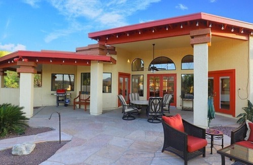 Oro Valley House | Private beautiful oasis Over Looking Oro Valley Country Club, Oro Valley Country Club home with mag