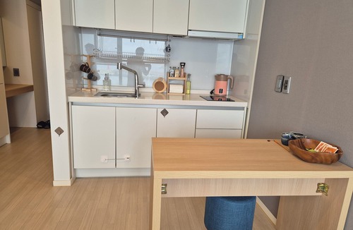 Downtown Apartment | Private Beautiful Ocean Harbor next to Dodu beach in Jeju with AC, WiFi