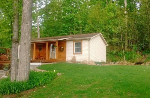 Suttons Bay Cottage | Private Beautiful Pine Cottage on historic M-22, Traverse City, MI