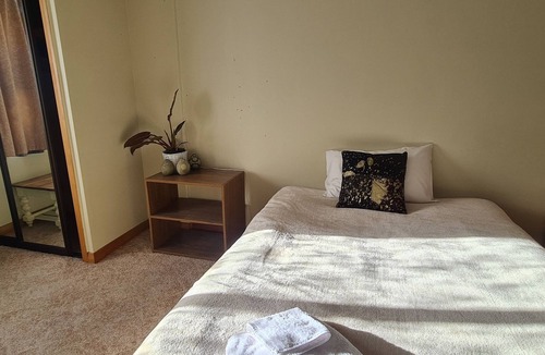 Dunedin House | Private bedroom