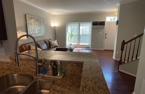 Charlottesville House | Private Bedroom in Mountainview Townhouse
