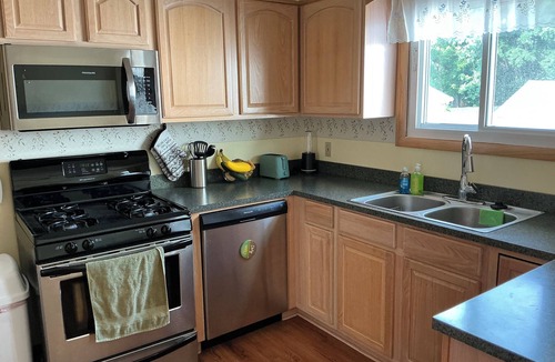 Akron House | PRIVATE BEDROOMS FOR TRAVELING MEDICAL PROFESSIONALS